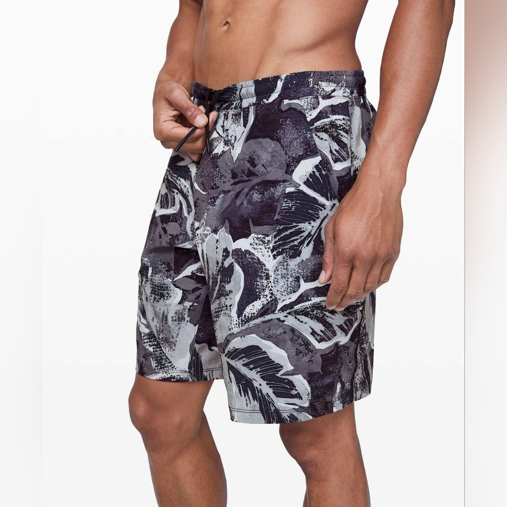Lululemon Pace Breaker Short 9" Liner Tropical Shadow Sea Salt Multi Size Medium